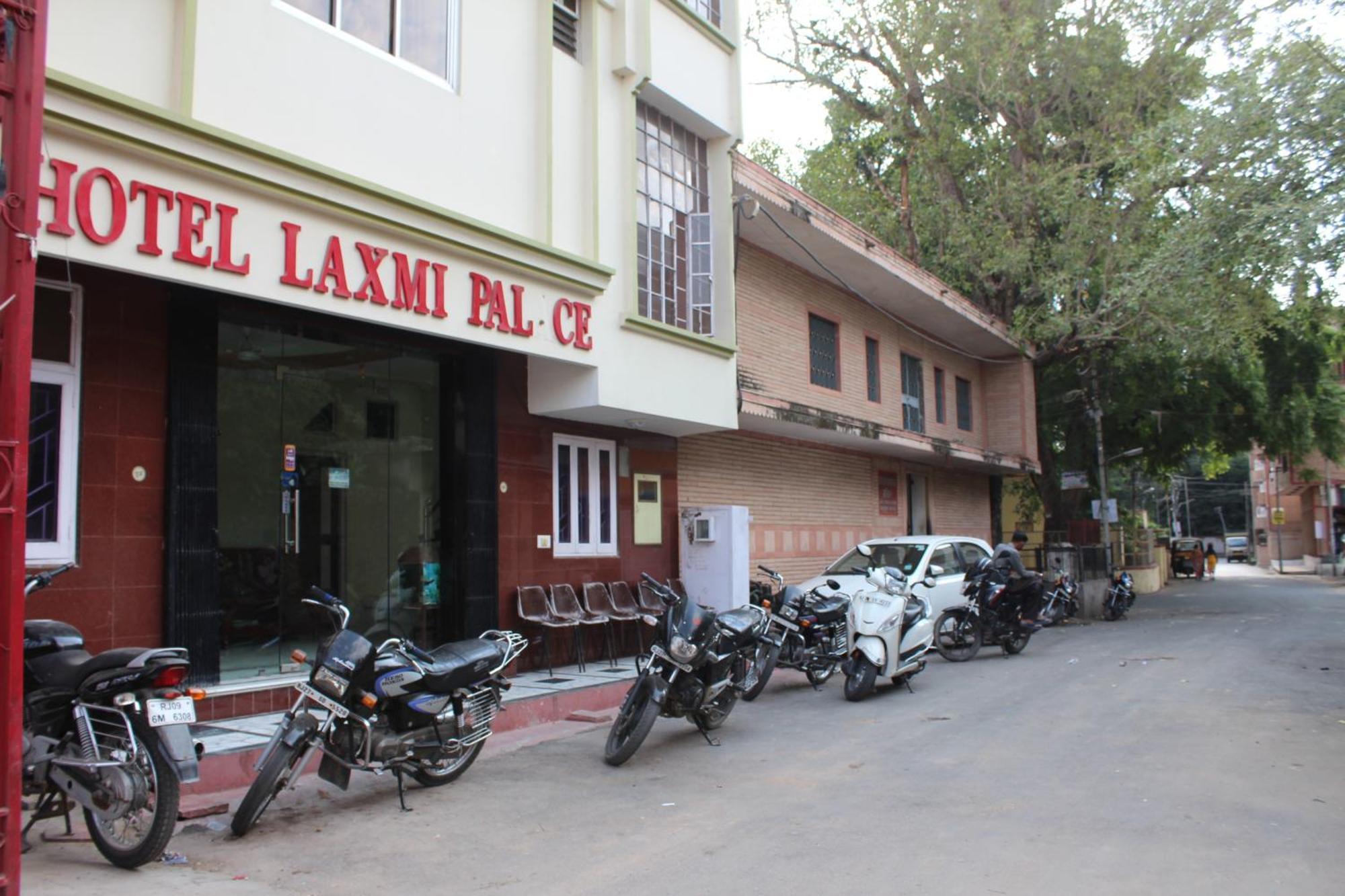 Hotel Laxmi Palace อุเดเปอร์ ภายนอก รูปภาพ